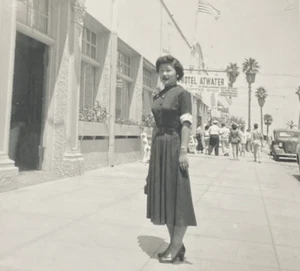 1952 Hotel Atwater Santa Catalina Island California Woman Original Photo P18n22 - Picture 1 of 20