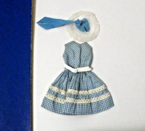 1 VESTIDO Y SOMBRERO CASERO A CUADROS AZUL 12" ROPA MUÑECA ajuste Clon TAMMY - Imagen 1 de 2