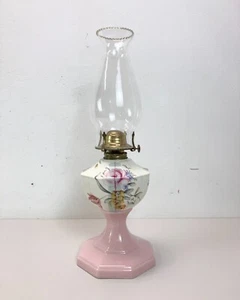 Robert Gordon Vintage Kerosene Lamp with Glass Flute - Picture 1 of 14