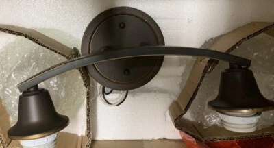 Iluminación Sea Gull 4413202-715 Metcalf - Aplique de pared/baño con dos luces Foto 1 de 3