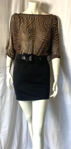 Vestido Monaco You Be You Zebra con estampado animal espalda y mangas rendija cuello de barco talla M - Imagen 1 de 10