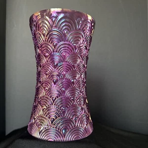 "Florero de vidrio artístico iridiscente púrpura patrón arco iris cola de pavo real 8"" T x 5"" W" - Imagen 1 de 6