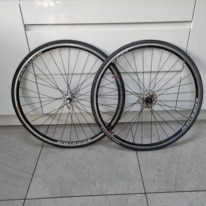 BONTRAGER RACE LAUFRADSATZ RENNRAD FAHRRAD VORNE & HINTEN 700c RÄDER 10 GANG - Bild 1 von 16