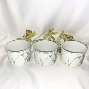 Vintage Mikasa Metro libro di schizzi di Bob Van Allen tazze bianche con motivo floreale (3) - Foto 1 di 7