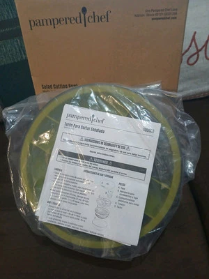 New In Original Bx. Pampered Chef Salad Cutting Bowl, Please View Photos  - Image 1 of 4