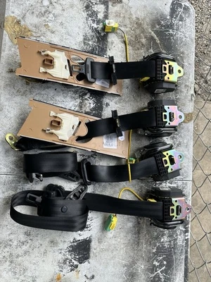 Juego de 4 cinturones de seguridad delanteros, traseros negros OEM 11-13 Porsche Cayenne S. Foto 1 de 4