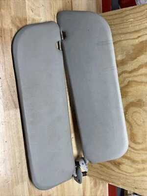 2009-2014 Ford E-250 Passenger Driver Sun Visor Sunvisor Set Gray RH And LH OEM — 第 1/4 张图片