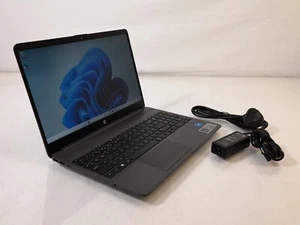 Laptop HP 250 G8 15,6 pulgadas i5-1135G7 2,40 GHz 16 GB 256 GB NVMe SSD Windows 11 Pro - Imagen 1 de 8