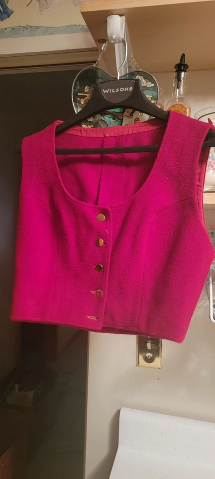 CHALECO ROJO VINTAGE DISFRAZ HALLOWEEN VESTIR TEATRO CASERO Foto 1 de 4