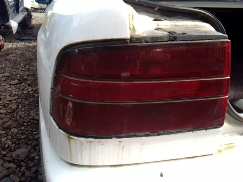 Luz trasera de conductor exterior VIN 1YV 1ª construida en Estados Unidos se adapta a 90-92 MAZDA MX-6 9015114 Foto 1 de 4