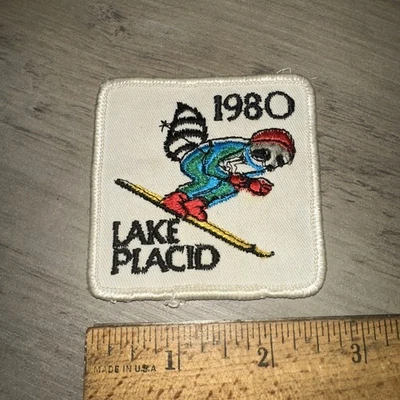 XIII JUEGOS OLÍMICOS DE INVIERNO LAGO PLÁCIDO 1980 Parche Bordado De Colección Sin Usar  Foto 1 de 3
