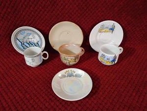 3 juegos de platos y tazas de recuerdo griegos, y un plato de Grecia - Imagen 1 de 17