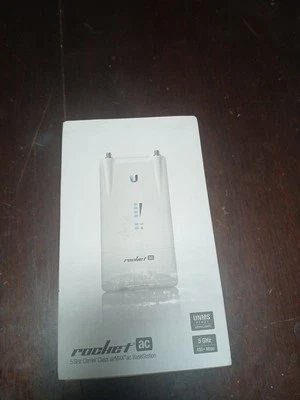 Ubiquiti Air Max Base Station Sector Antenna AM-5G-16 with RocketM5 R5AC-Lite - Image 1 of 2