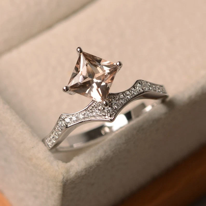 Alianza de diamantes y morganita natural princesa de 1,20 quilates de oro blanco de 14 quilates talla 7 Foto 1 de 4