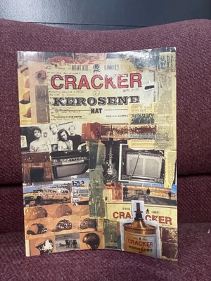 LIBRO DE GUITARRA/PIANO/VOCAL CRACKER "SOMBRERO DE QUEROSENO" -- 55 PÁGINAS Foto 1 de 4
