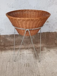 Wäschekorb Wühlkorb 60er Vintage Retro Wühltisch Mid Century Weidenkorb 60s - Bild 1 von 11
