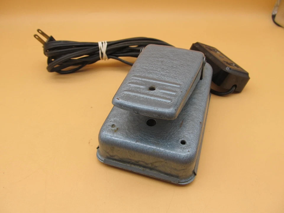 Vintage Mercury Electric Sewing Machine 701 Knee 702 Foot Controller Pedal - Изображение 1 из 1