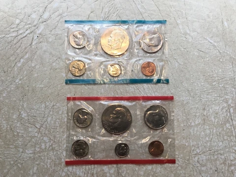 1776-1976 Uncirculated coin sets 12 Coins P & D USA Cover