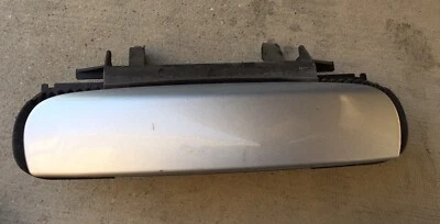 Conjunto manija puerta pasajero trasero derecho audi a4 2002-2005 plateado 4b0839885 Foto 1 de 3