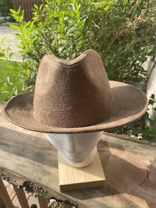 Madd Hatter Men’s Brown Faux Leather Fedora Pinch Front Sz Sm/Med Light Weight - Picture 1 of 10
