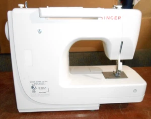 Singer Prelude 8280 Sewing Machine - Picture 1 of 7