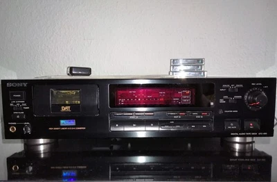 SONY DTC-690, High-End DAT-Recorder, schwarz, OVP - Bild 1 von 4
