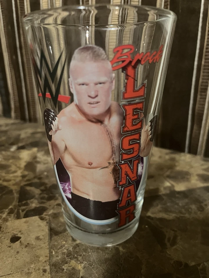"Vaso de pinta WWE Wrestling Brock Lesnar 16 oz 6"" UFC"  Foto 1 de 1
