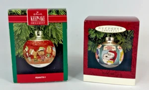 Hallmark Andenken Weihnachtsschmuck Kugel Peanuts 1993 1990 Snoopy Charlie Brown - Bild 1 von 12
