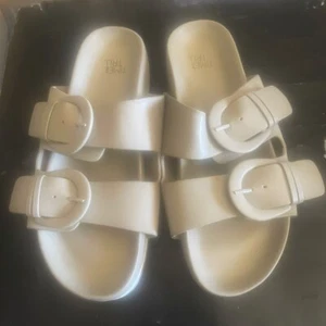 Time and Tru Women's Dressy Footbed Slide Sandals Size 6 Color: Khaki Beige NWOT - Picture 1 of 4