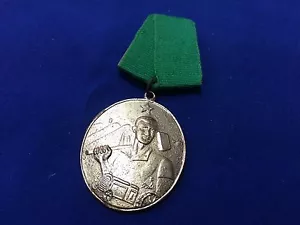 MEDAGLIA ALBANIA - MEDAGLIA LAVORO - CLASSE UNIQ - MEDAGLIE ALBANESI LAVORO COMUNISMO 1945-1990 - Foto 1 di 5