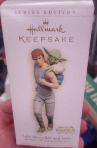 Hallmark keepsake ornament 2006 Luke Skywalker and Yoda - Picture 1 of 2