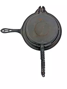 Antique Unbranded Griswold ? No 8 885 977 X 975 Cast Iron Waffle Maker 1908 Base - Picture 1 of 11