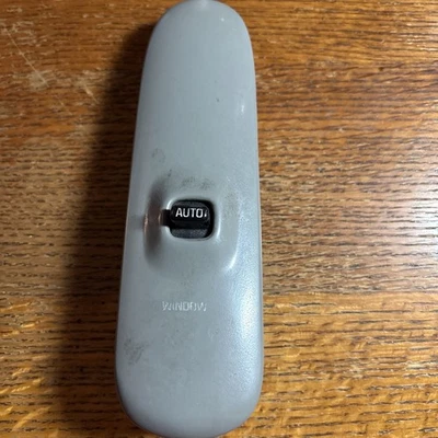 2000-2005 Buick Lesabre RH Passenger Side Window Switch OEM 25654440 Gray - Image 1 of 4