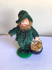 Muñecas Annalee de colección duende olla de oro forma de escultura suave - Imagen 1 de 5