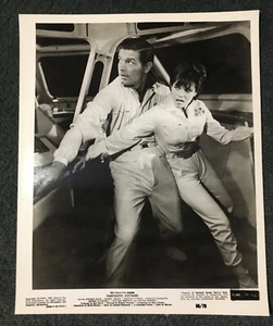 FANTASTIC VOYAGE 1966 ORIGINAL 8x10 STILL PHOTO! RAQUEL WELCH SCI-FI CLASSIC! - Picture 1 of 2