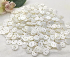 10x Knöpfe rund Perlmutt 10 mm Muscheln Kinderknöpfe Knopf Kinder Baby weiß neu - Bild 1 von 6