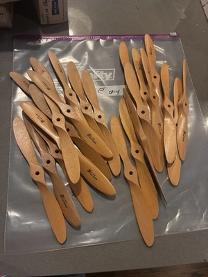 E. Gran Lote de Accesorios de Madera de Vuelo Superior para Modelo de Avión R/C Kit Motor Foto 1 de 4