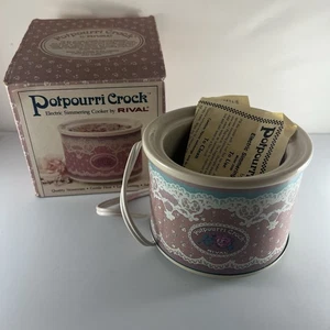 Vintage 1988 Rival Potpourri Crock 3206 Country Rose & Pizzo Rosa Simmering Pot - Foto 1 di 8