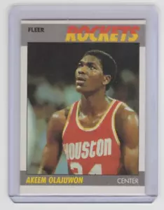 Juego de baloncesto Fleer AKEEM OLAJUWON 1987-88 #80 casi nuevo-como nuevo descanso VER ESCANEOS Hakeem - Imagen 1 de 2