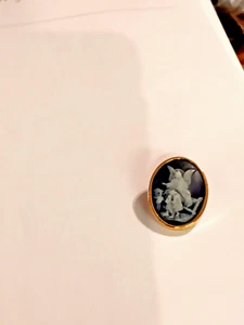 Cameo Lapel Pin "Angel" Gold Tone - Picture 1 of 2