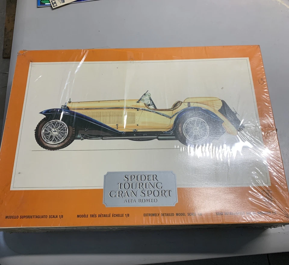 ALFA ROMEO SPIDER TOURING GRAN SPORT - K/73 POCHER 1/8 - NUOVO - Kit Da Montare - Immagine 1 di 3