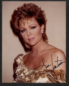 Lisa Hartman - signed Autogramm Farbfoto 8x10 - Knot's Landing - Bild 1 von 2