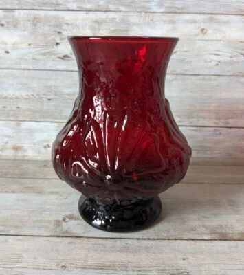 Vintage Anchor Hocking Royal Ruby Red Glass Vase Rain Flower Cosmos Vase - Image 1 of 4