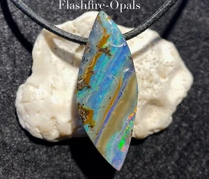 54,3ct! NATÜRLICHER BOULDER OPAL ANHÄNGER ROT GOLD-GRÜN/TÜRKISE-FLASHFIRE-OPALS - Picture 1 of 5