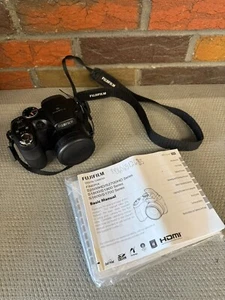 Fuji Film Finepix S1800 Digitalkamera 12 MP mit Riemenheften getestet - Bild 1 von 8