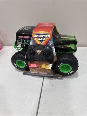 Monster Jam 1:15 Radio Control 2.4GHz Grave Digger Monster Truck Toy 4y+ - Image 1 of 4