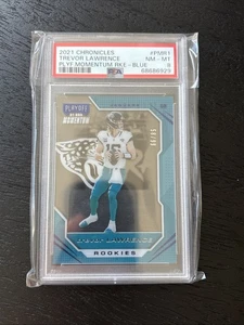 Trevor Lawrence Chronicles Momentum 2021 azul/99 novato PSA 8 Jaguars - Imagen 1 de 2
