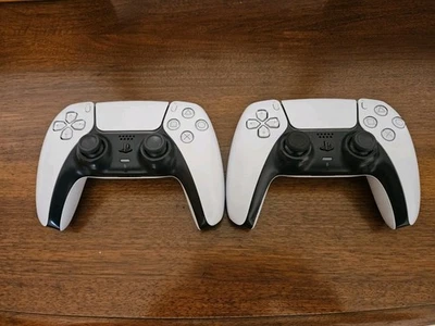 Sony DualSense Controller per Sony PlayStation 5 - Immagine 1 di 3