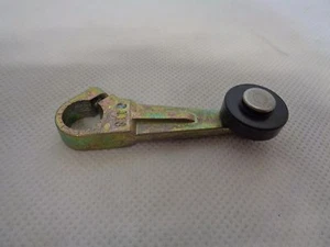 NEW SQUARE D 9007-CA18 ROLLER LEVER ARM-NYLON - Picture 1 of 1