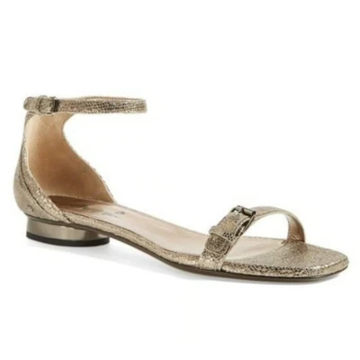 Sandalia plana Lanvin dorada con estampado de serpiente al tobillo con tiras en bloque 38,5 EUR/US8,5 $790 Foto 1 de 4